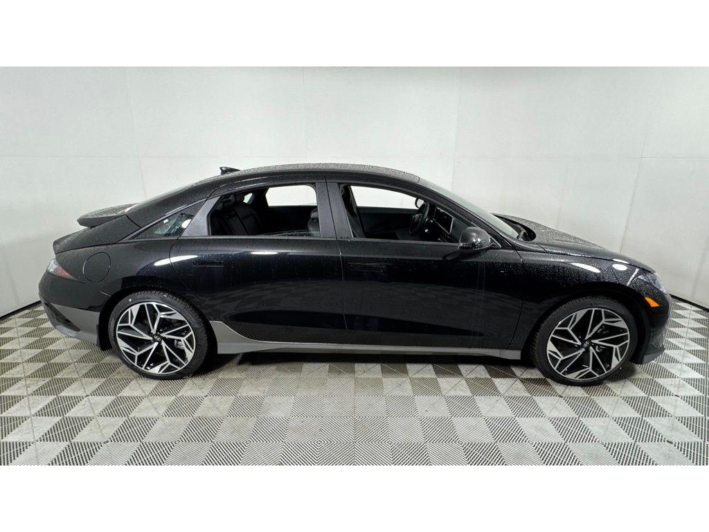 2025 Hyundai Ioniq 6 SEL photo 3