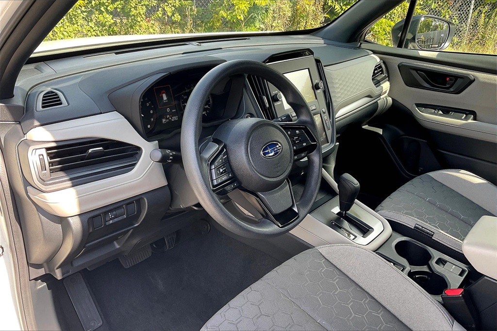 2025 Subaru Forester Base photo 14