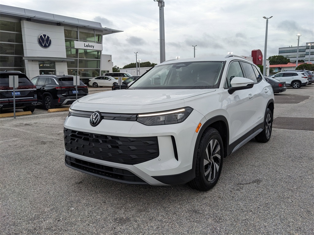 2025 Volkswagen Tiguan S photo 3