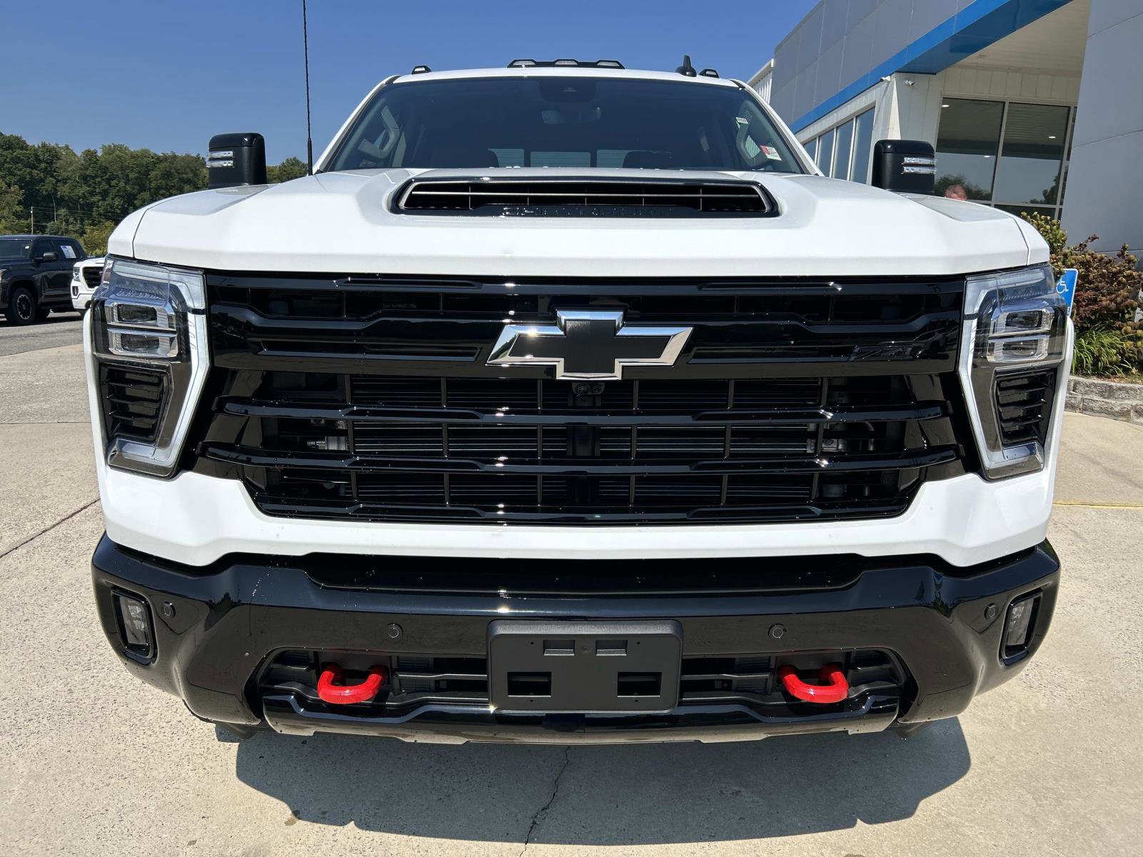 2025 Chevrolet Silverado 2500HD LT photo 8