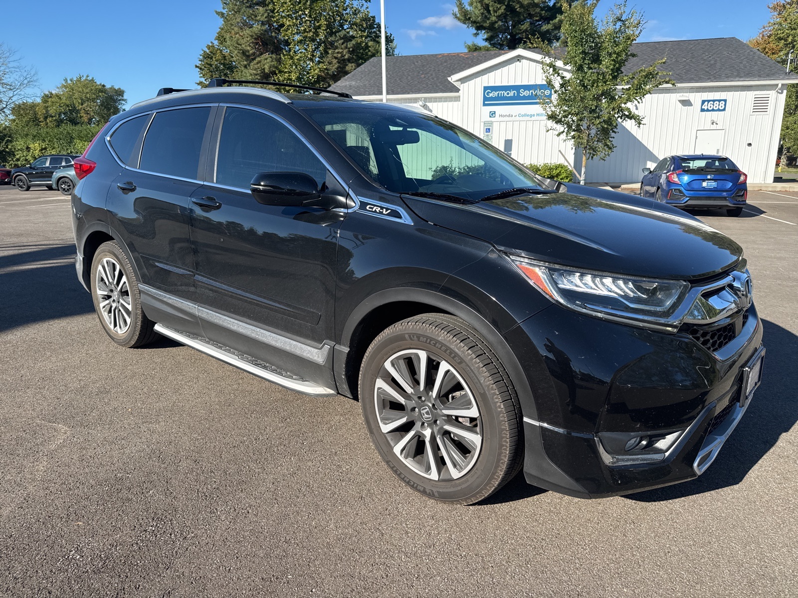 2017 Honda CR-V Touring photo 3