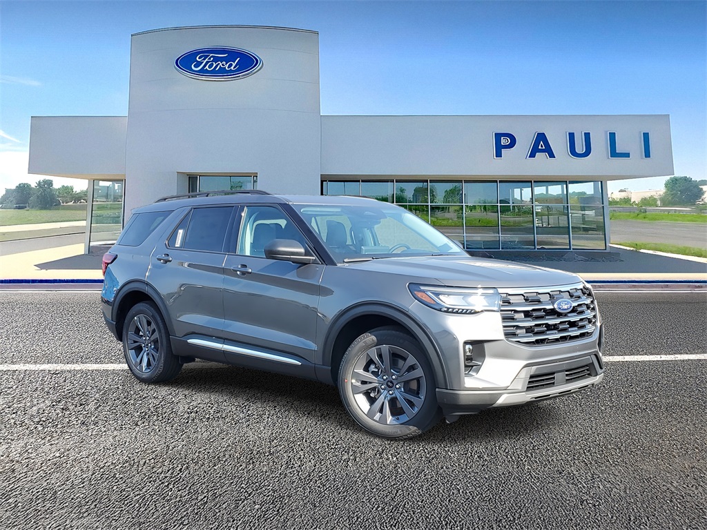 2025 Ford Explorer photo 2