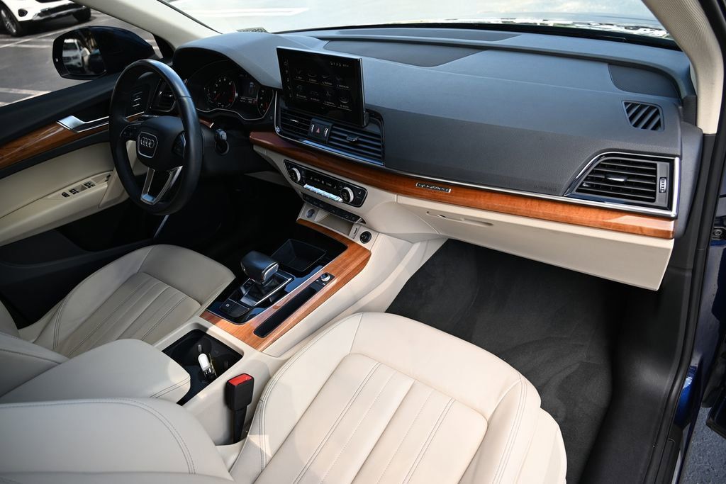 2023 Audi Q5 45 S line Premium photo 11