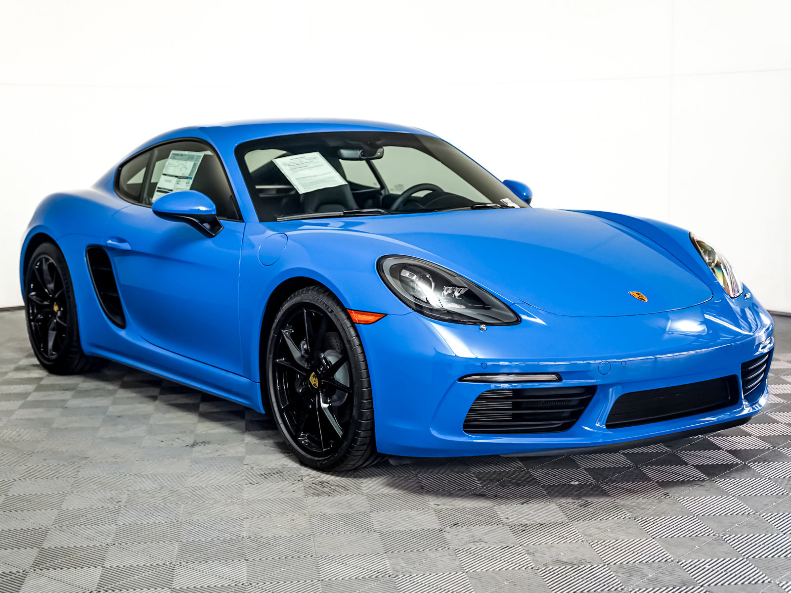 2025 Porsche Cayman photo 7