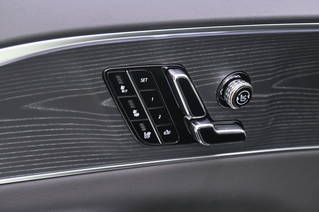 2025 Cadillac Lyriq Sport photo 14