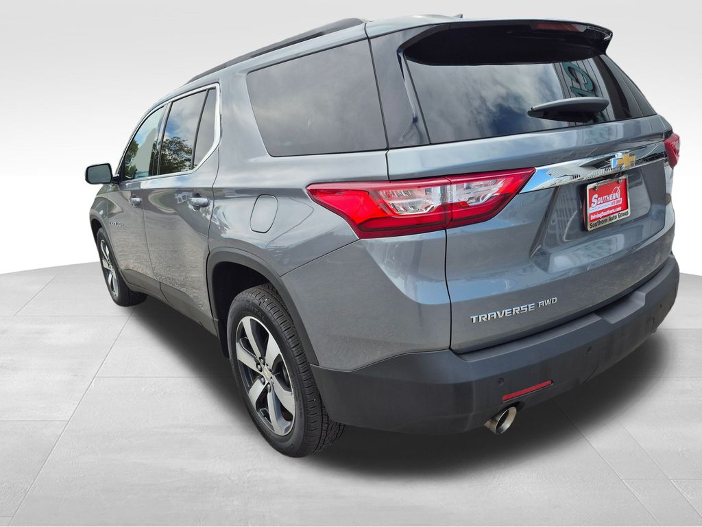 2020 Chevrolet Traverse 3LT photo 2