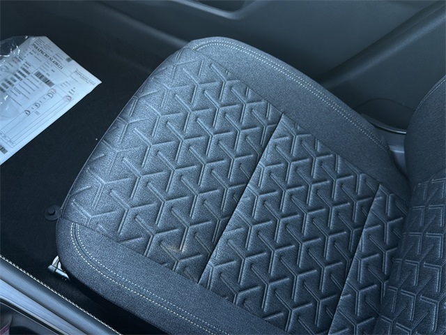 2025 Nissan Kicks SV photo 25