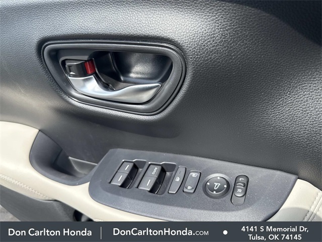 2025 Honda HR-V LX photo 9