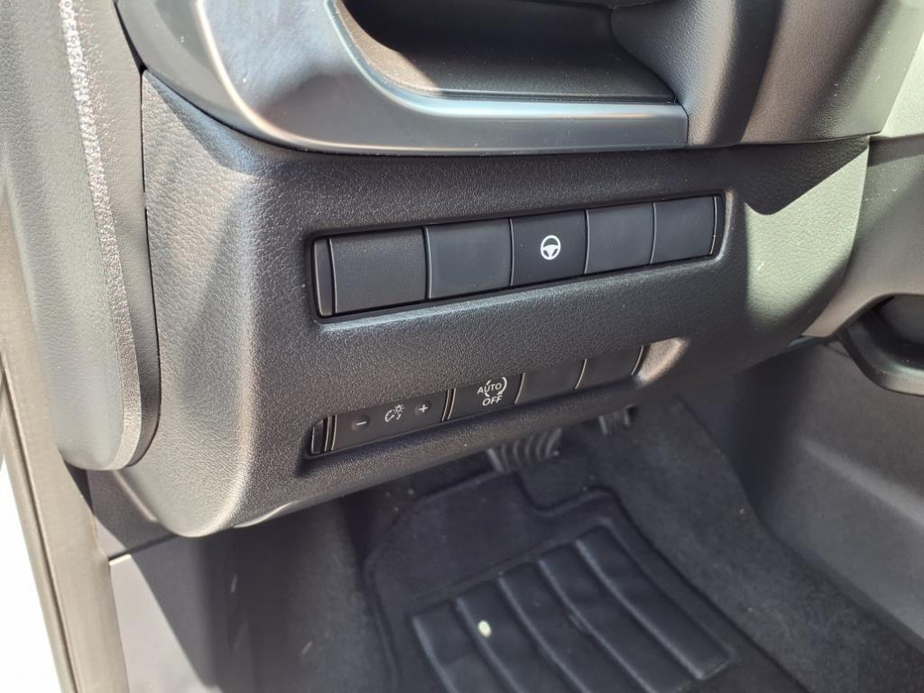 2023 Nissan Rogue SV photo 3