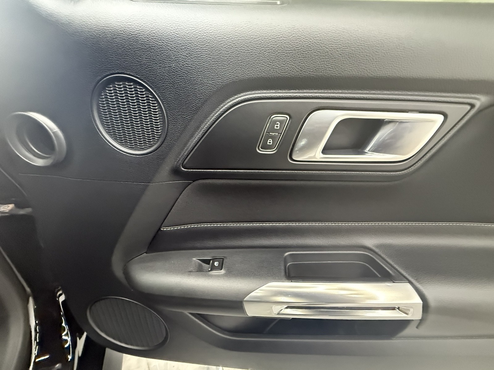 2020 Ford Mustang GT Premium photo 22