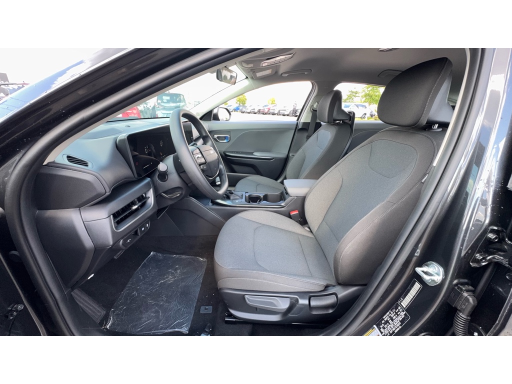 2025 Kia K4 LXS photo 7