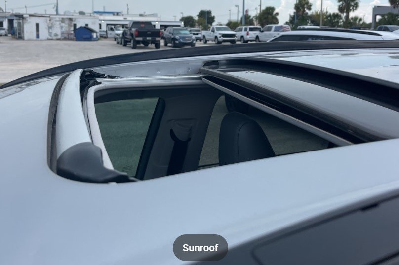 2021 Toyota RAV4 XLE Premium photo 12