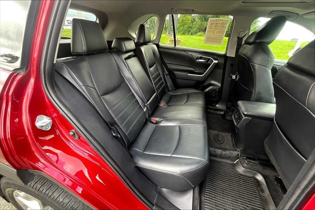 2022 Toyota RAV4 XLE Premium photo 18