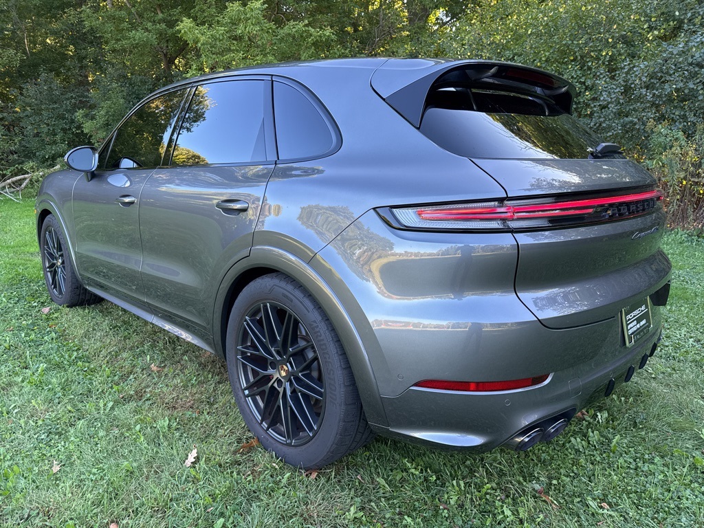 2025 Porsche Cayenne GTS photo 3