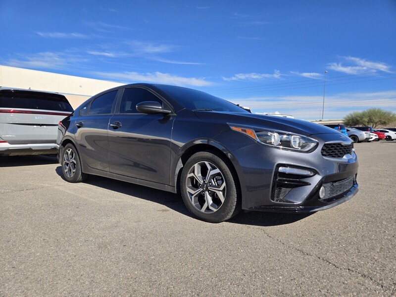 2020 Kia Forte LXS photo 2