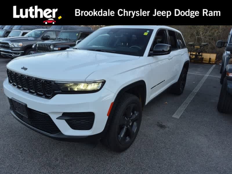 2023 Jeep Grand Cherokee Altitude's photo
