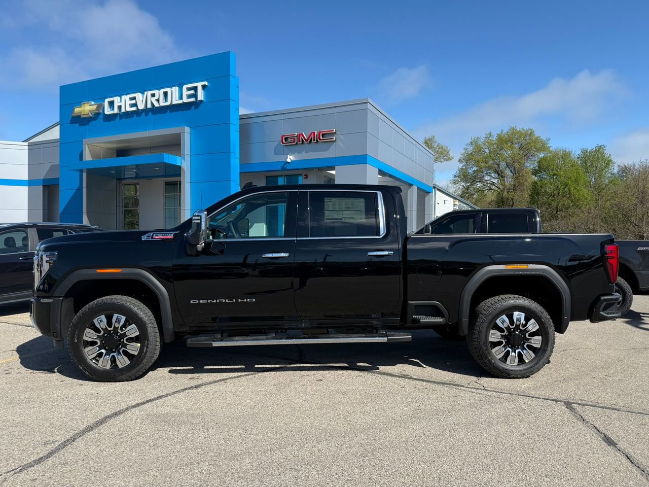 2025 Gmc Sierra 3500 HD Denali photo 2