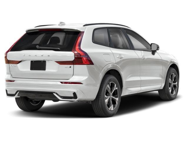 2026 Volvo XC60 B5 Plus photo 2