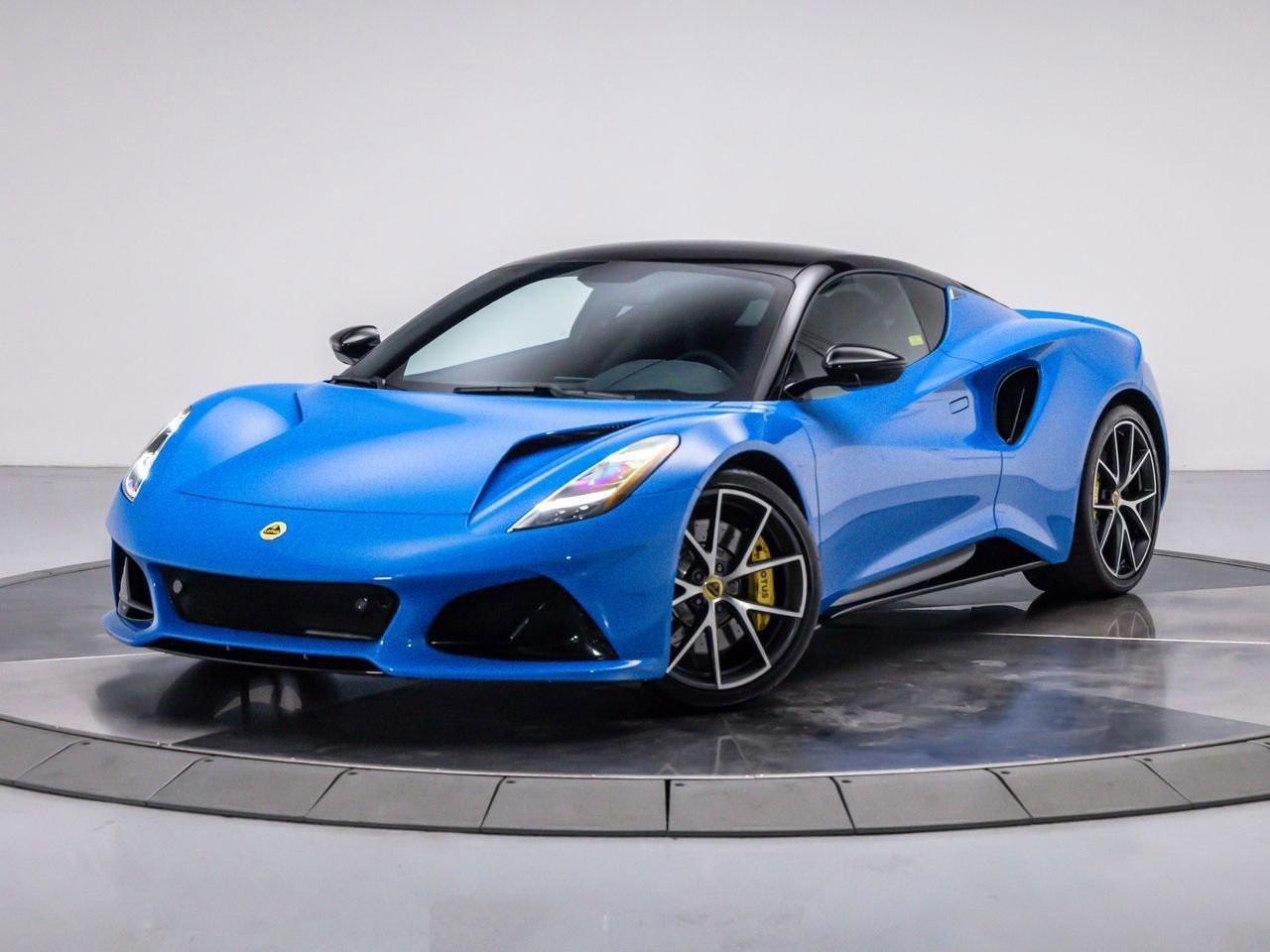 2024 Lotus Emira First Edition's photo