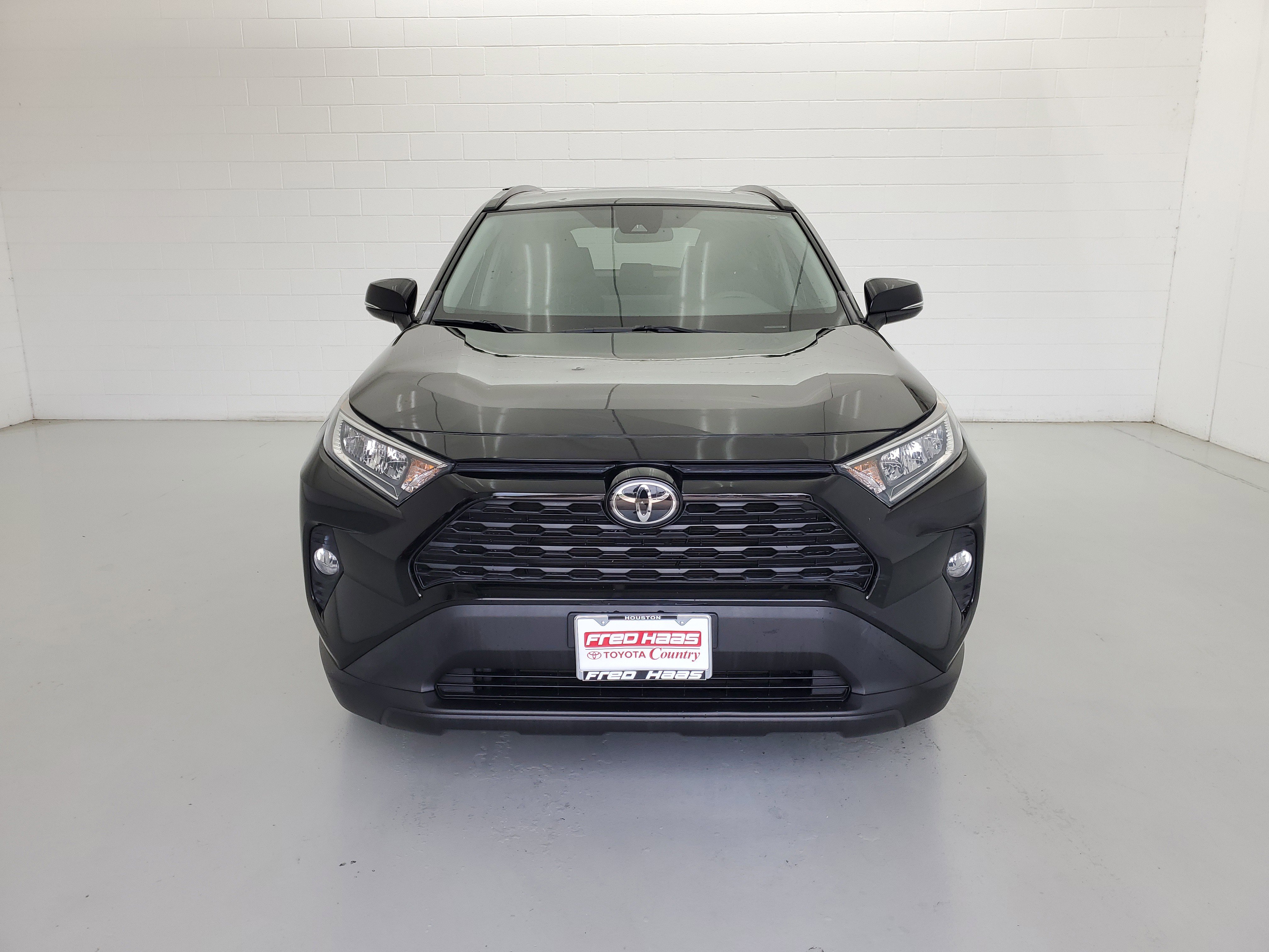 Used 2021 Toyota RAV4 XLE with VIN 2T3W1RFV8MC160967 for sale in Northfield, Minnesota
