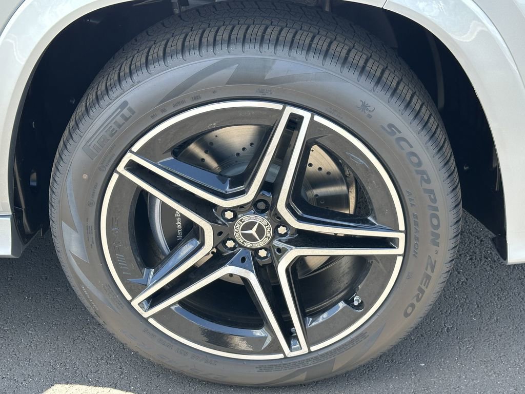 2025 Mercedes Benz GLS 450 4MATIC photo 14