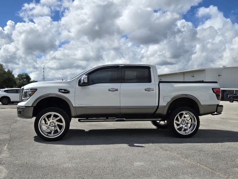 2017 Nissan Titan Platinum Reserve photo 2
