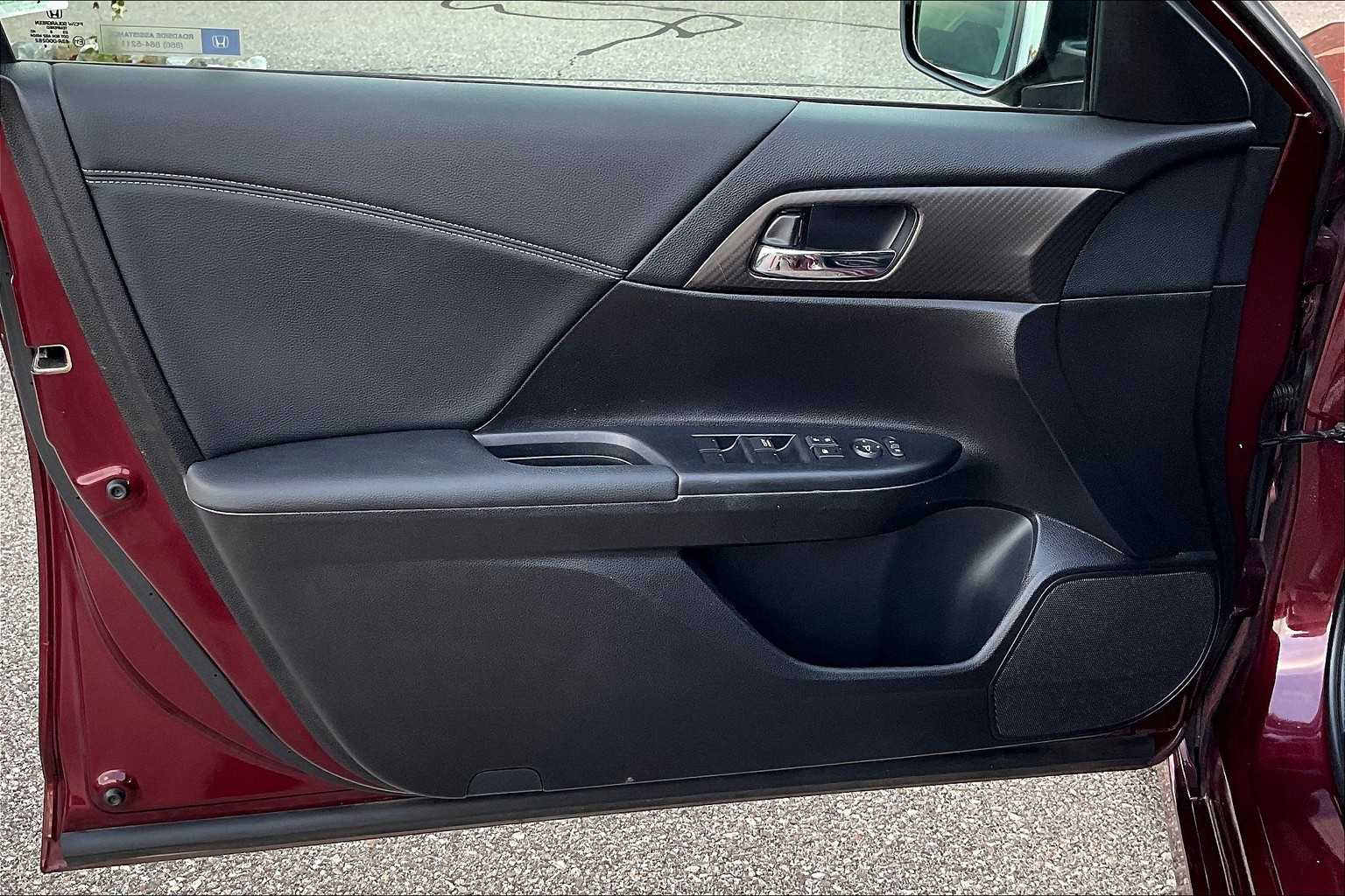 2017 Honda Accord Sport photo 9