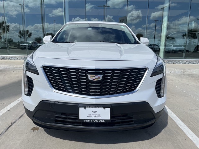 2023 Cadillac XT4 Luxury photo 2