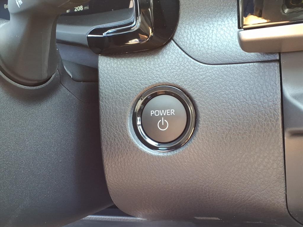 2025 Toyota Camry LE photo 18