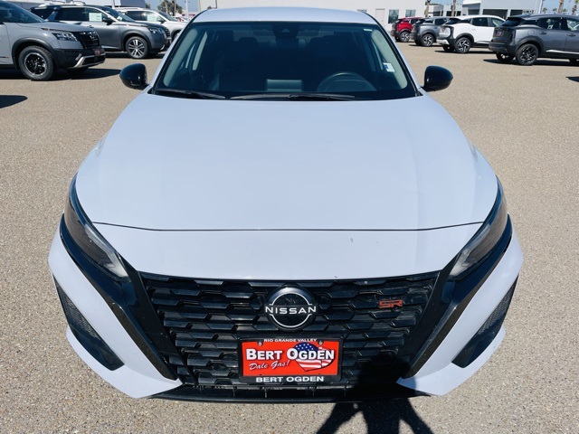 2023 Nissan Altima 2.5 SR photo 2