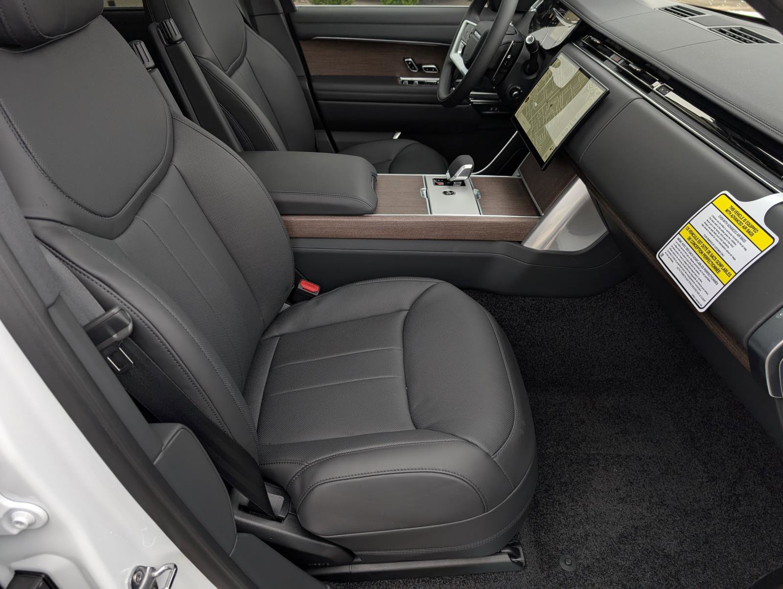 2025 Land Rover Range Rover SE photo 28
