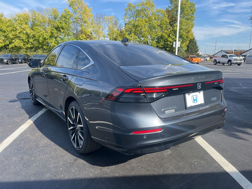 2023 Honda Accord Touring photo 2