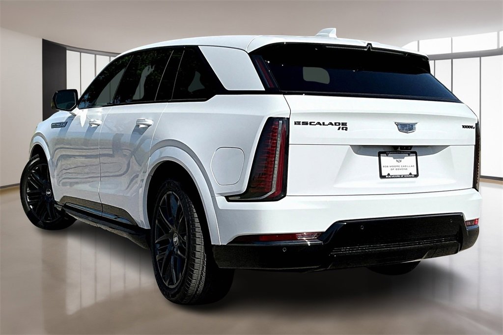 2025 Cadillac Escalade IQ Sport photo 2