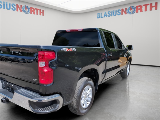 2025 Chevrolet Silverado 1500 LT photo 4