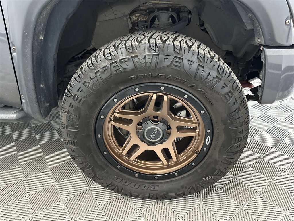 2014 Toyota Tundra Platinum CrewMax photo 14