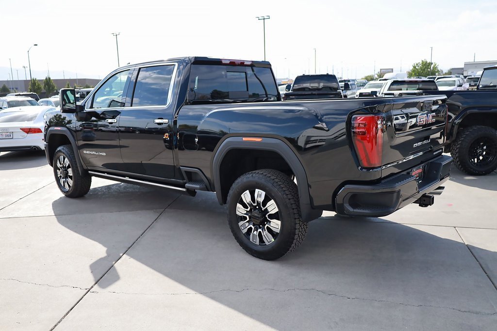 2026 Gmc Sierra 3500 HD Denali photo 4