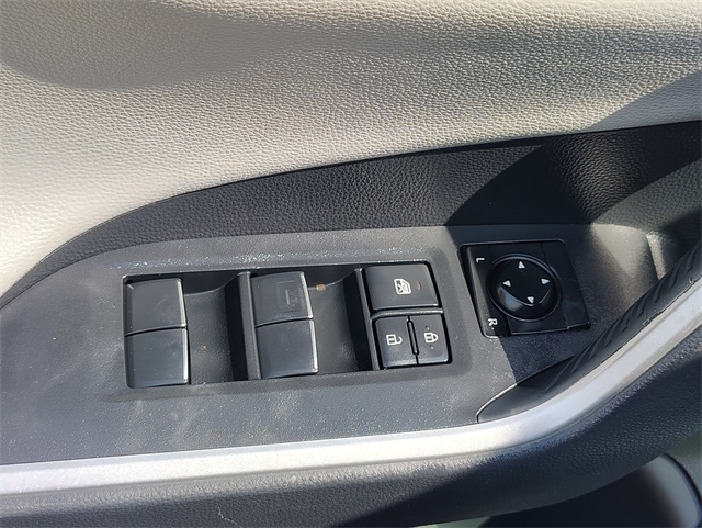 2019 Toyota RAV4 Limited photo 12
