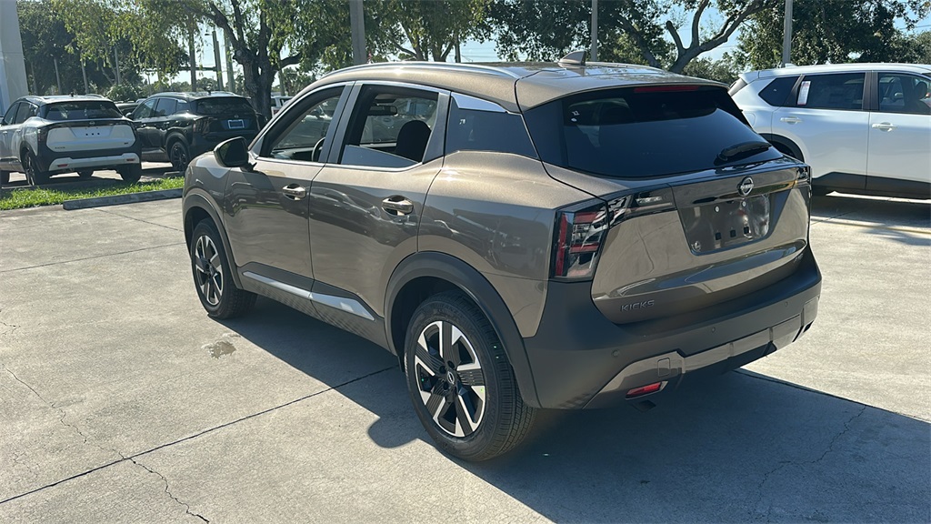 2025 Nissan Kicks SV photo 2
