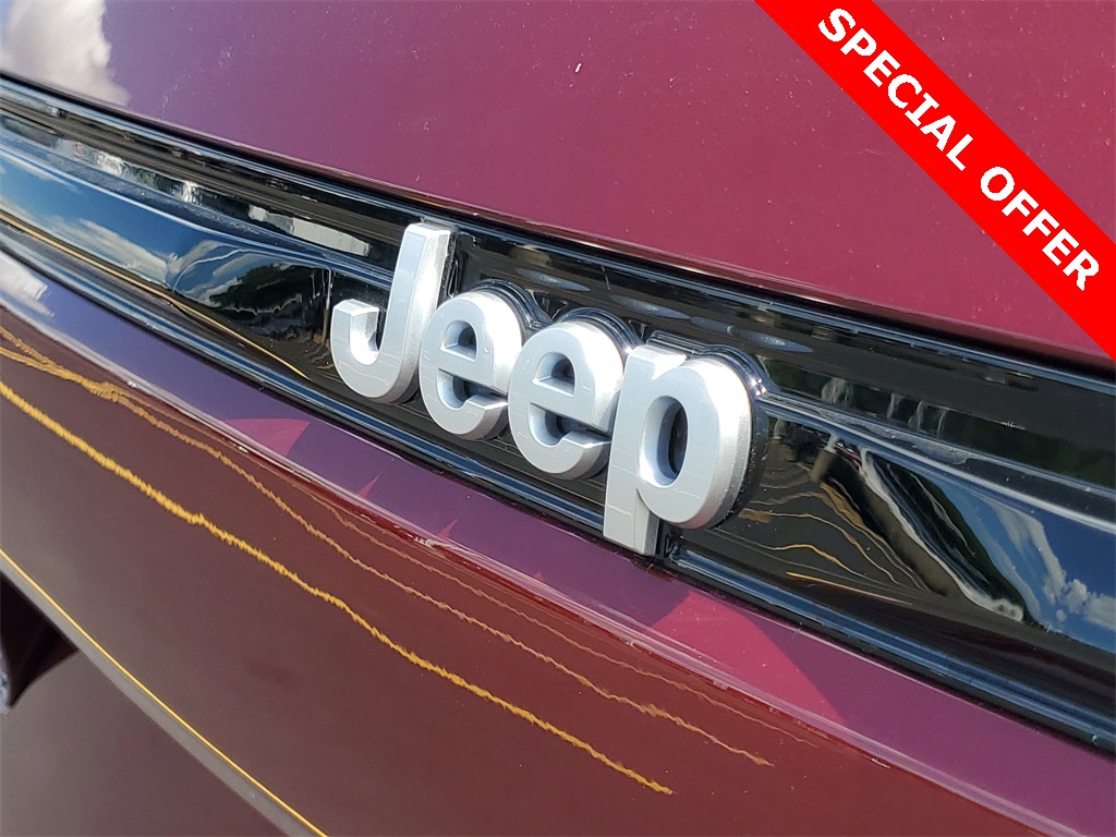 2025 Jeep Grand Cherokee Limited photo 4