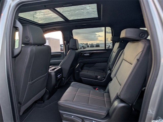 2026 Chevrolet Suburban High Country photo 4