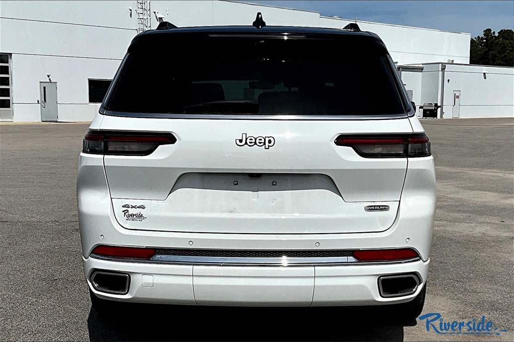 2024 Jeep Grand Cherokee Overland photo 5