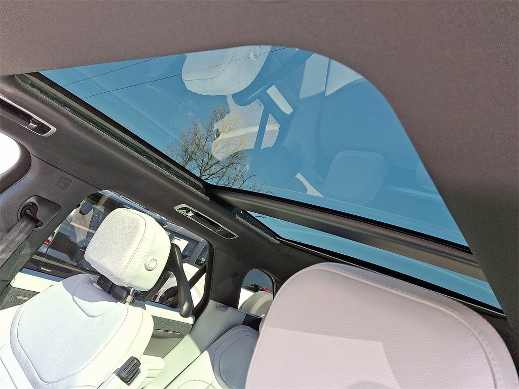 2025 Land Rover Range Rover Sport P360 S photo 9