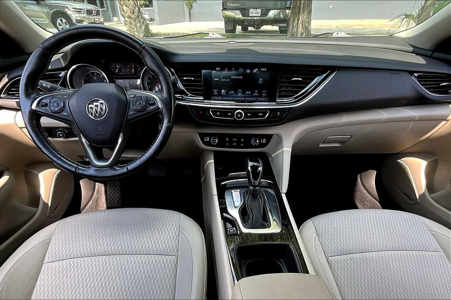 2018 Buick Regal Sportback Preferred II photo 12