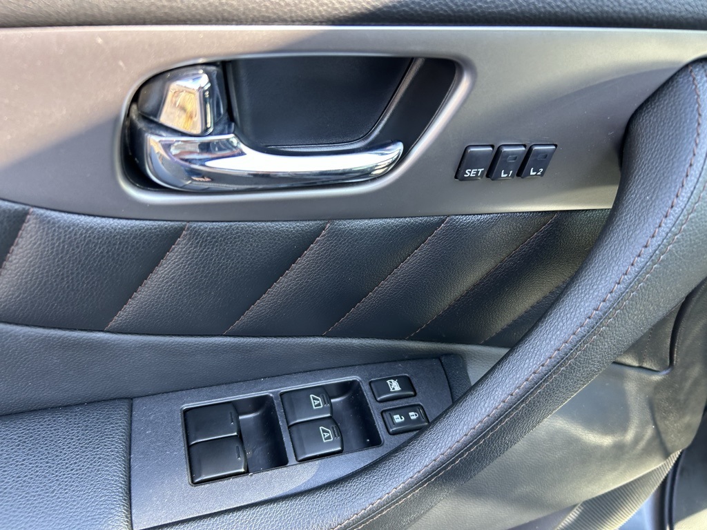 2013 Infiniti FX37 Base photo 10