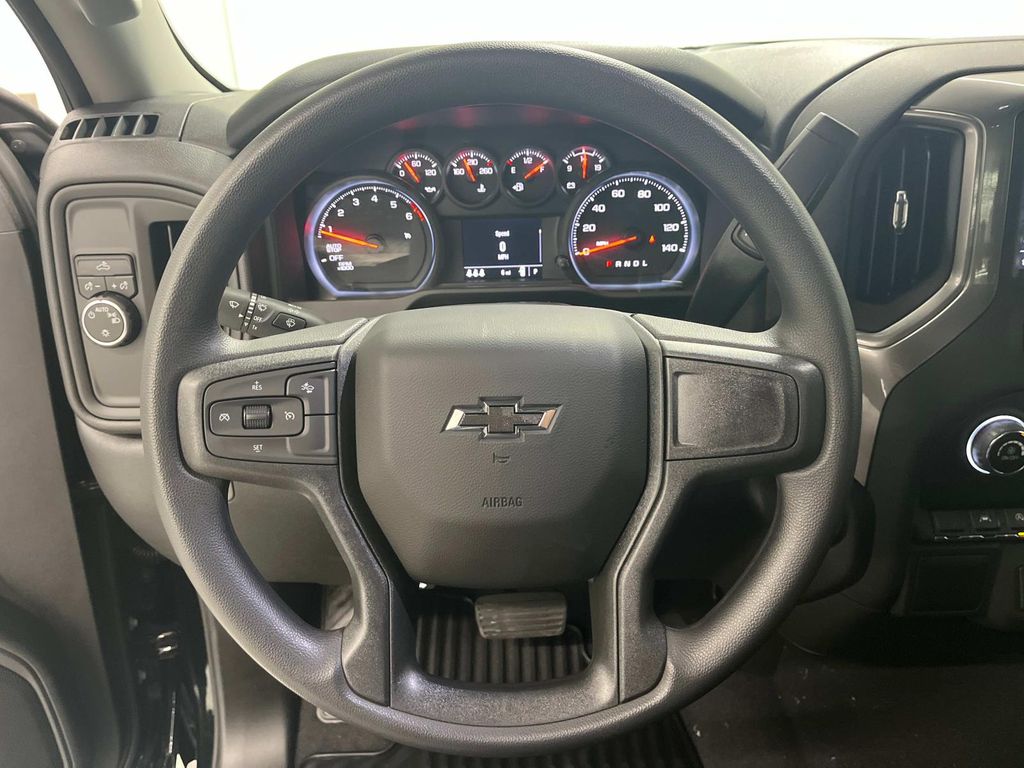 2025 Chevrolet Silverado 1500 Custom Rally Edition photo 13