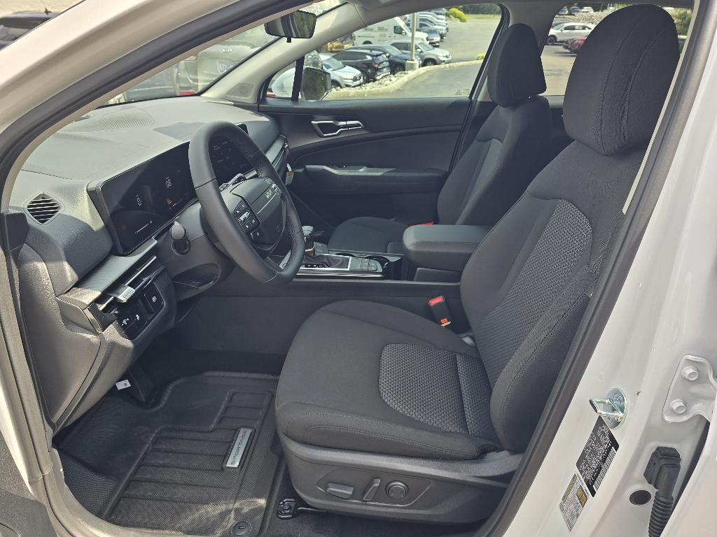 2026 Kia Sportage LX photo 5