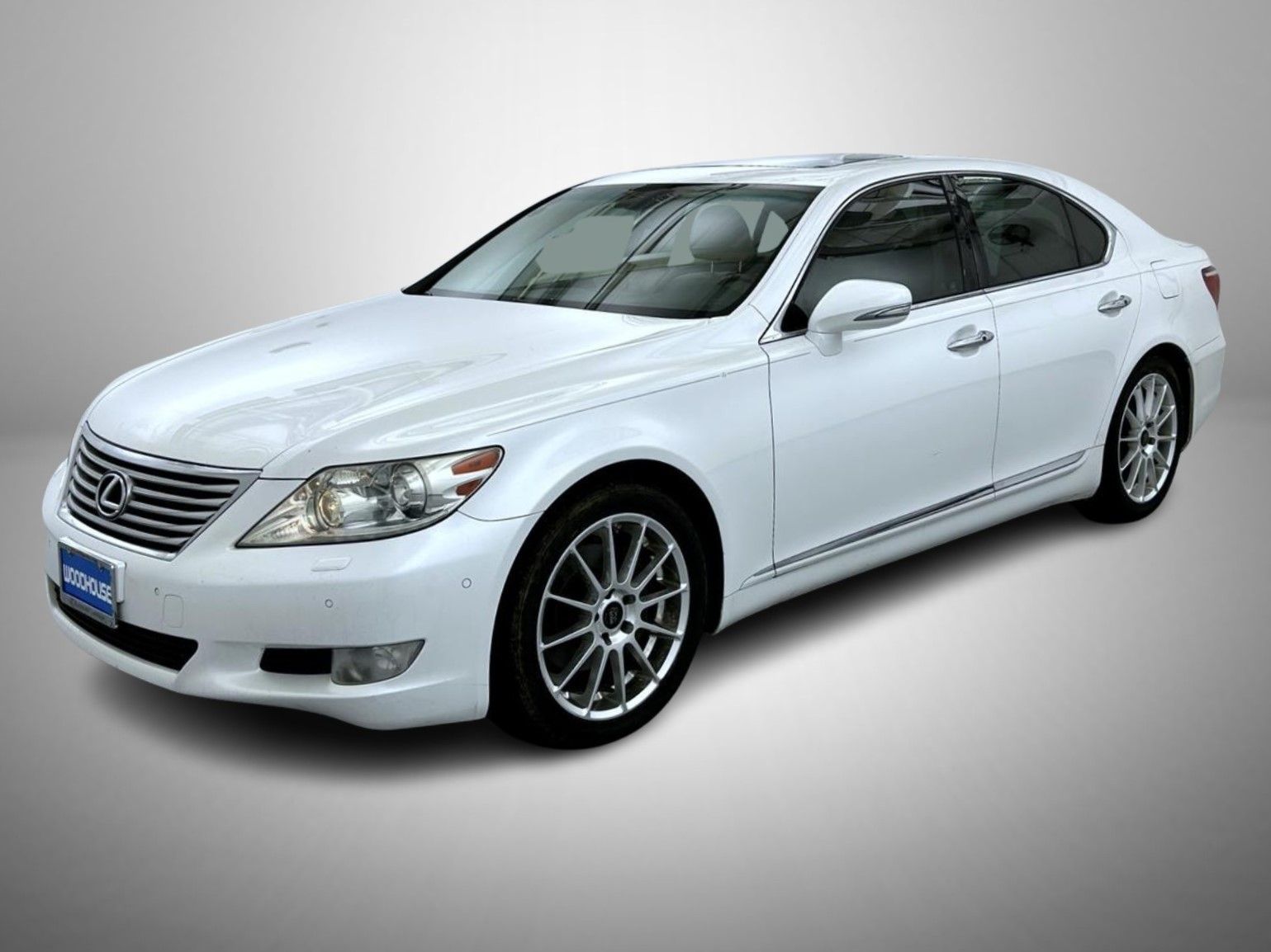 2011 Lexus LS Base's photo