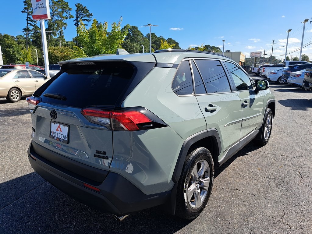 2022 Toyota RAV4 Hybrid XLE photo 7