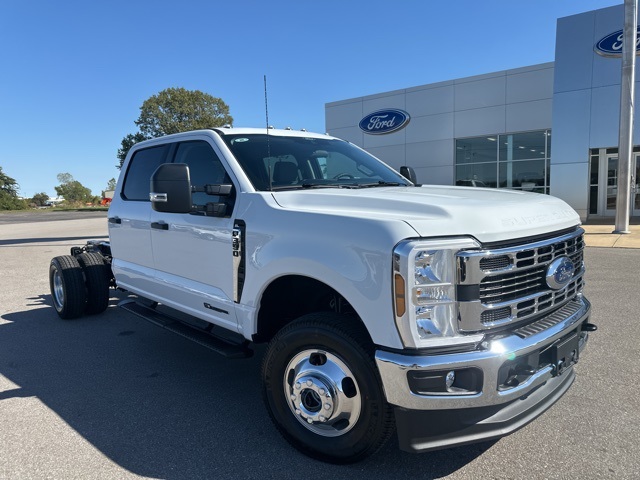 2026 Ford F-350 XL photo 3