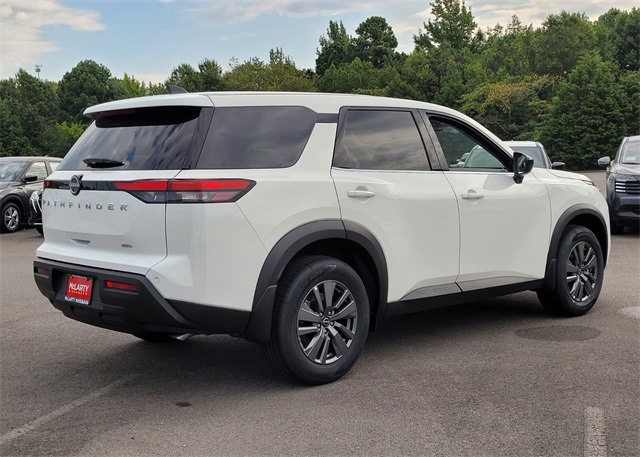 2025 Nissan Pathfinder S photo 2
